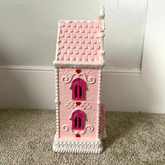 Cupcakes & Cashmere Valentines Day house - Picture 7 of 9